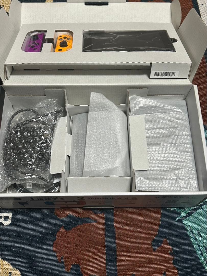 Nintendo Switch 本体 付属品全て揃っています 人気カセット付き