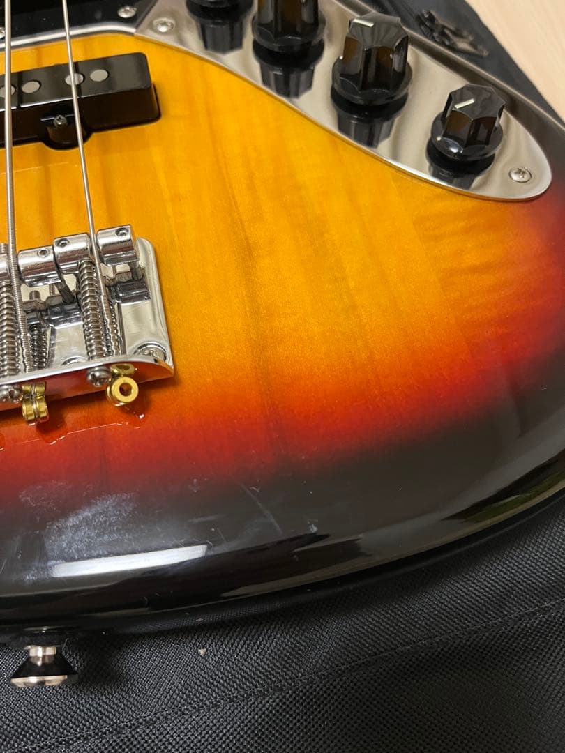 ベース Squier Vintage Modified Jaguar Bass