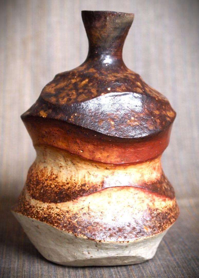 人気作家★川端文男【師：金重利右衛門】★備前《自然練込窯変》徳利★共箱