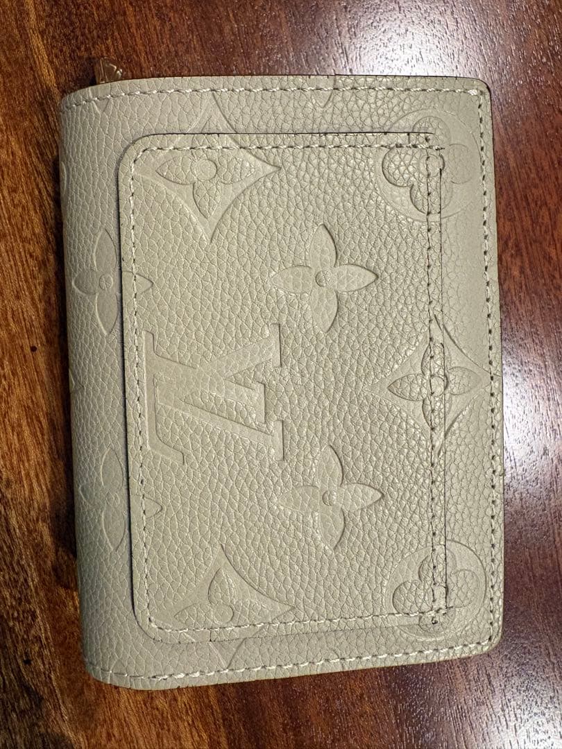 LOUIS VUITTON ポルトフォイユ・クレア グレー　ルイヴィトン　財布