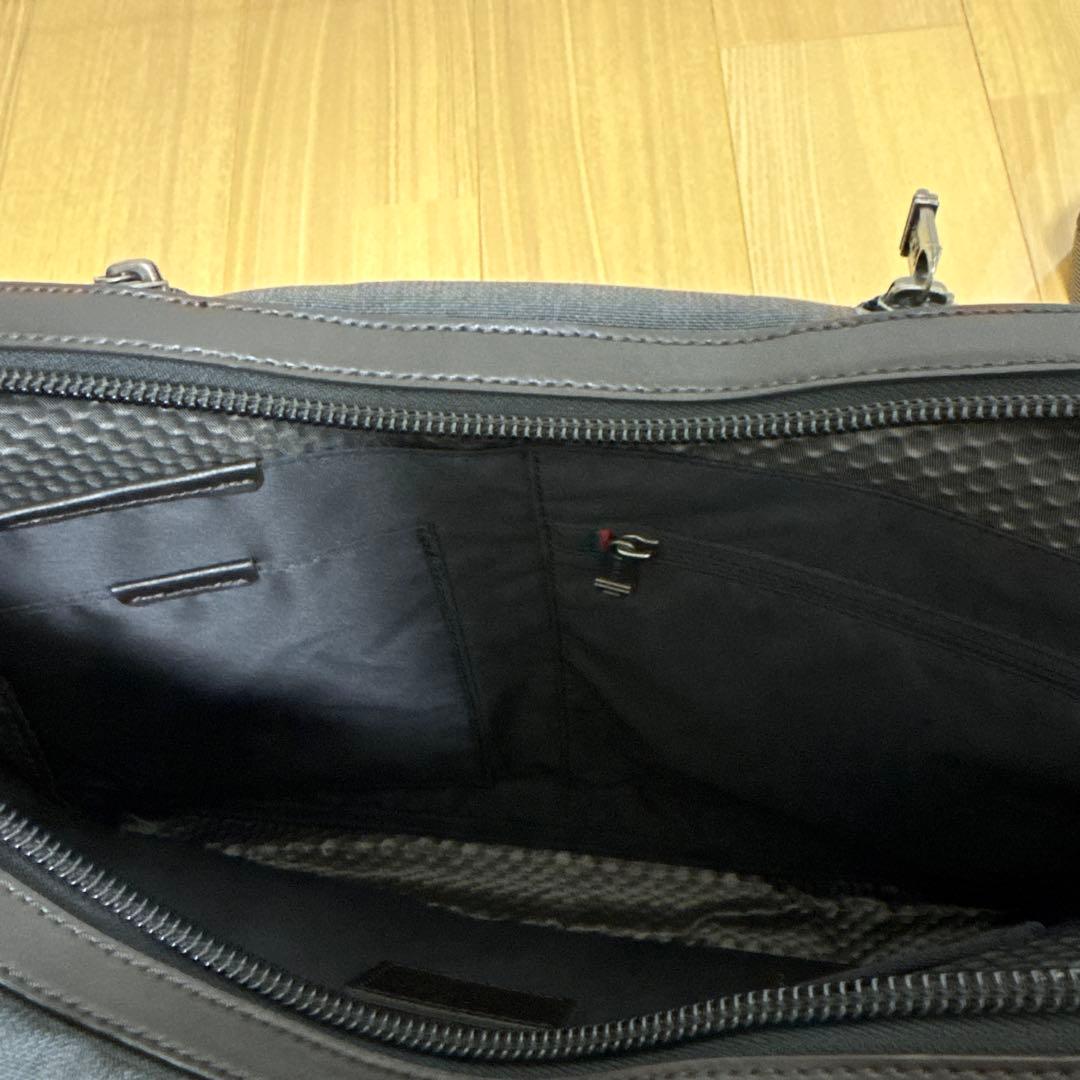TUMI グレー/チャコール　ブリーフケース