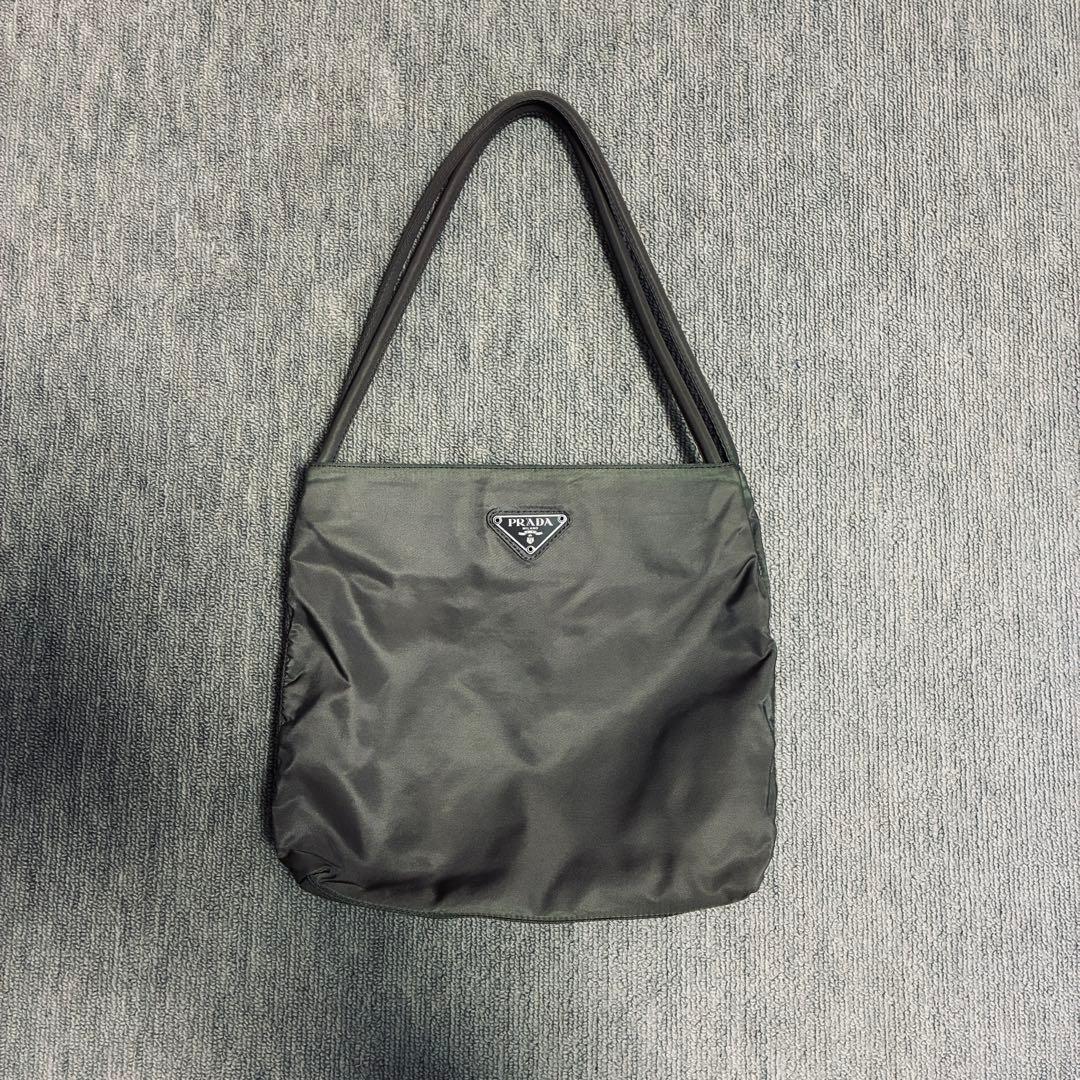 e*i様 PRADA バッグ