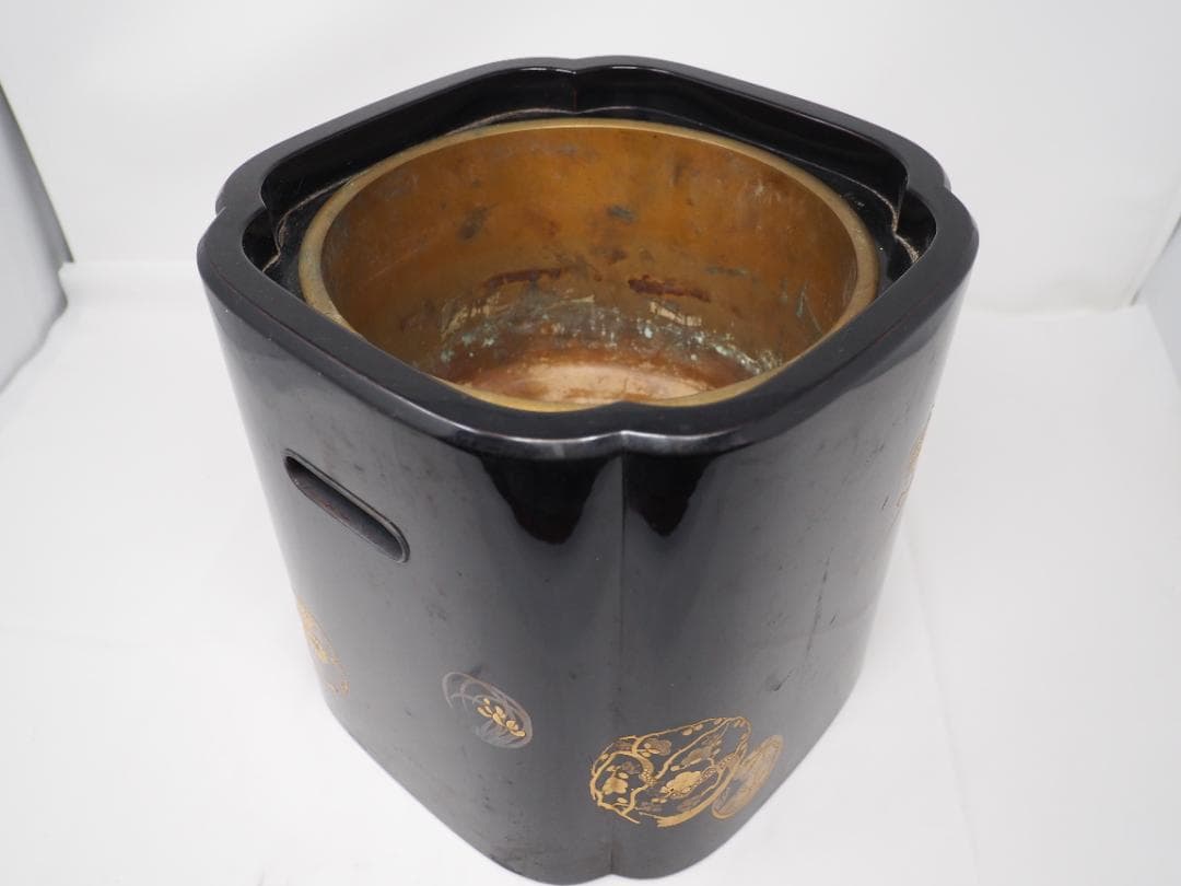 輪島塗　小型火鉢　漆塗り　金蒔絵　手あぶり火鉢