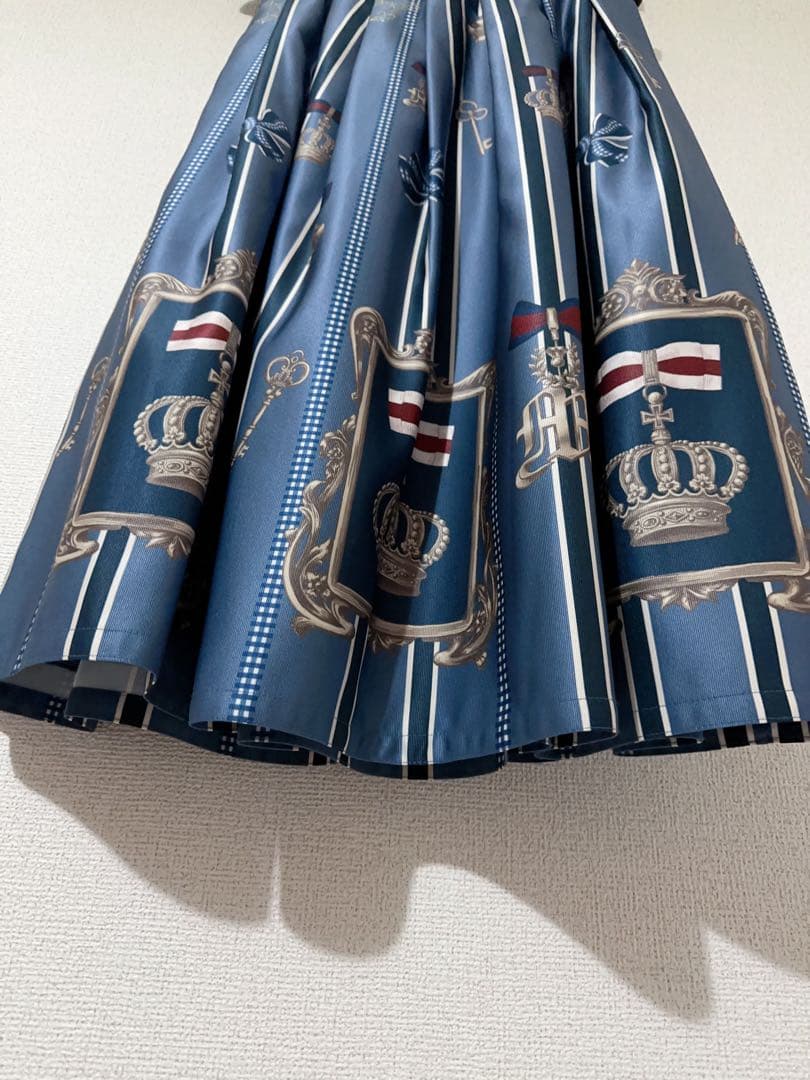 ロイヤルメダルシリーズのスカート