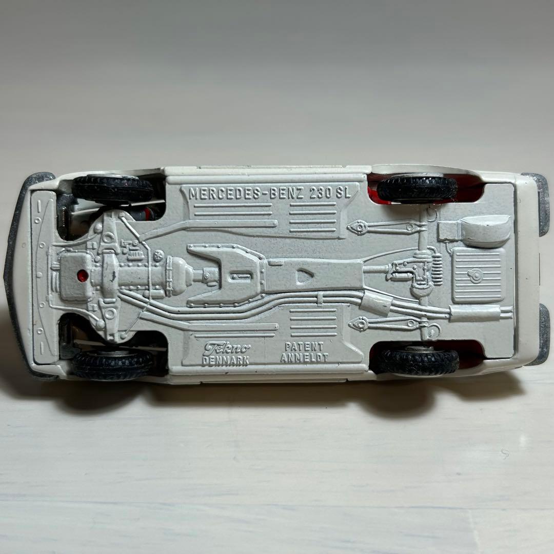ミニカー Tekno Mercedes-Benz 230 SL