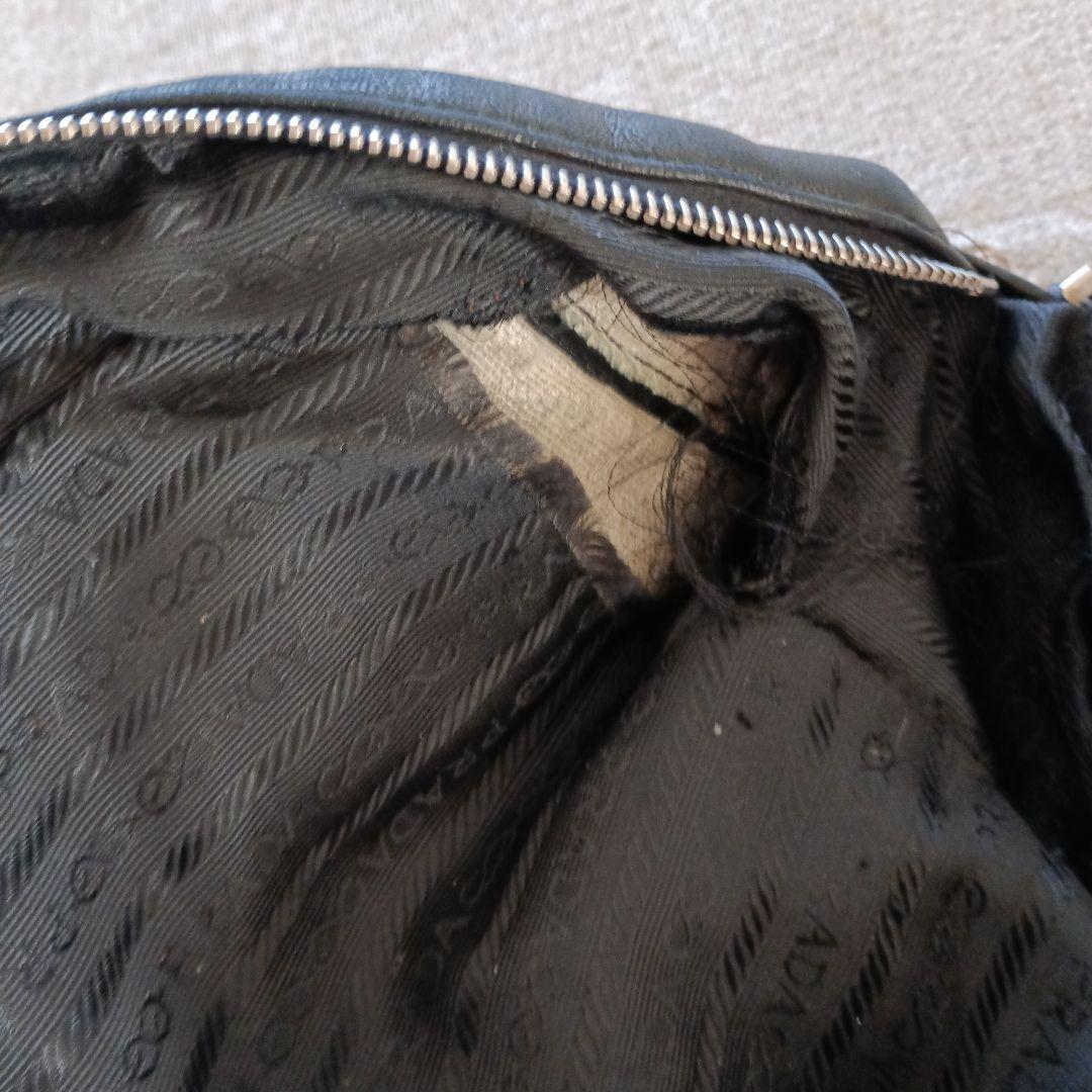 PRADA ブラックレザー バッグ