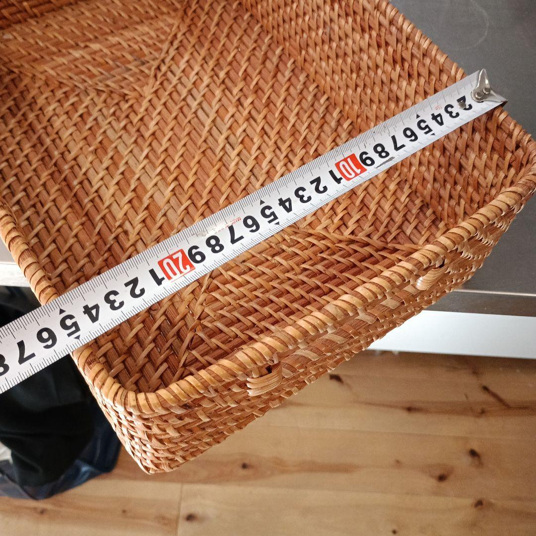 ニトリ　無印良品　ラタン籠