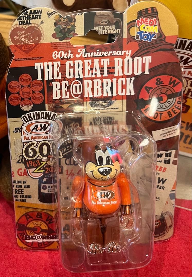 新品未開封　ベアブリック　人気　レア　エンダー　沖縄限定 A&W ベアブリック