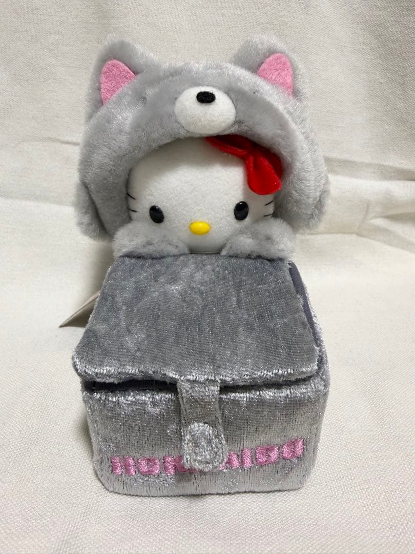 【希少】北海道限定 ハローキティ 銀ギツネ ぬいぐるみ 収納ボックス付き
