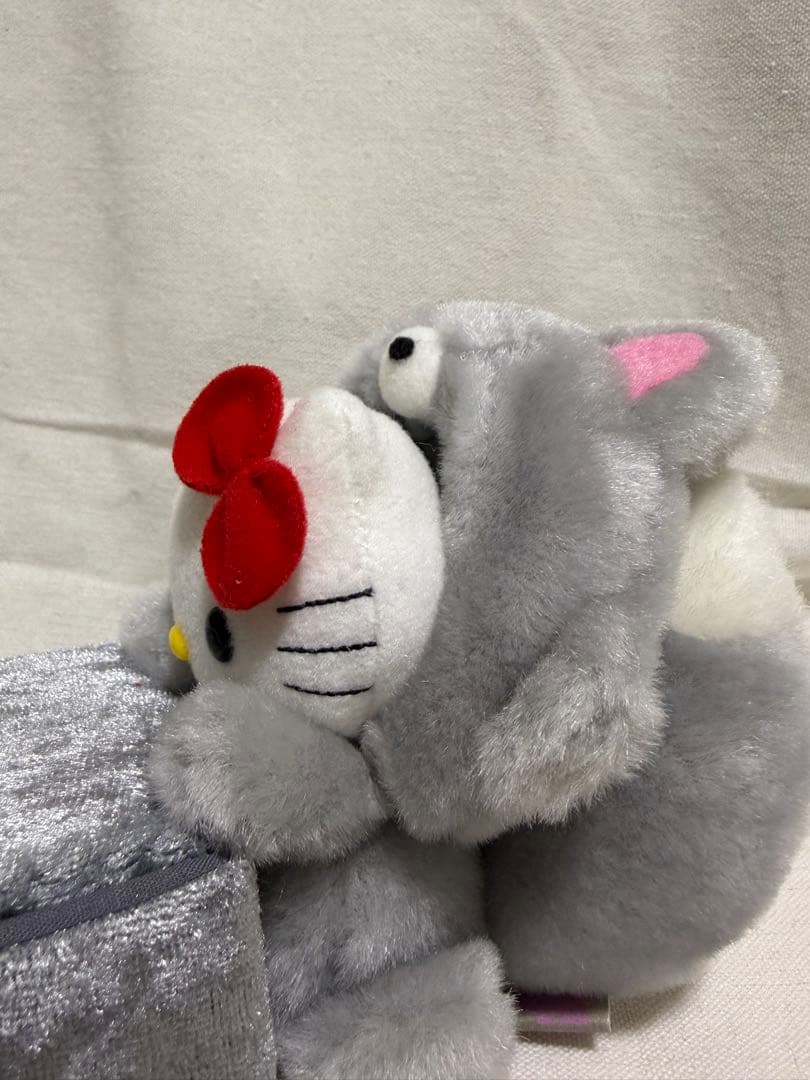 【希少】北海道限定 ハローキティ 銀ギツネ ぬいぐるみ 収納ボックス付き