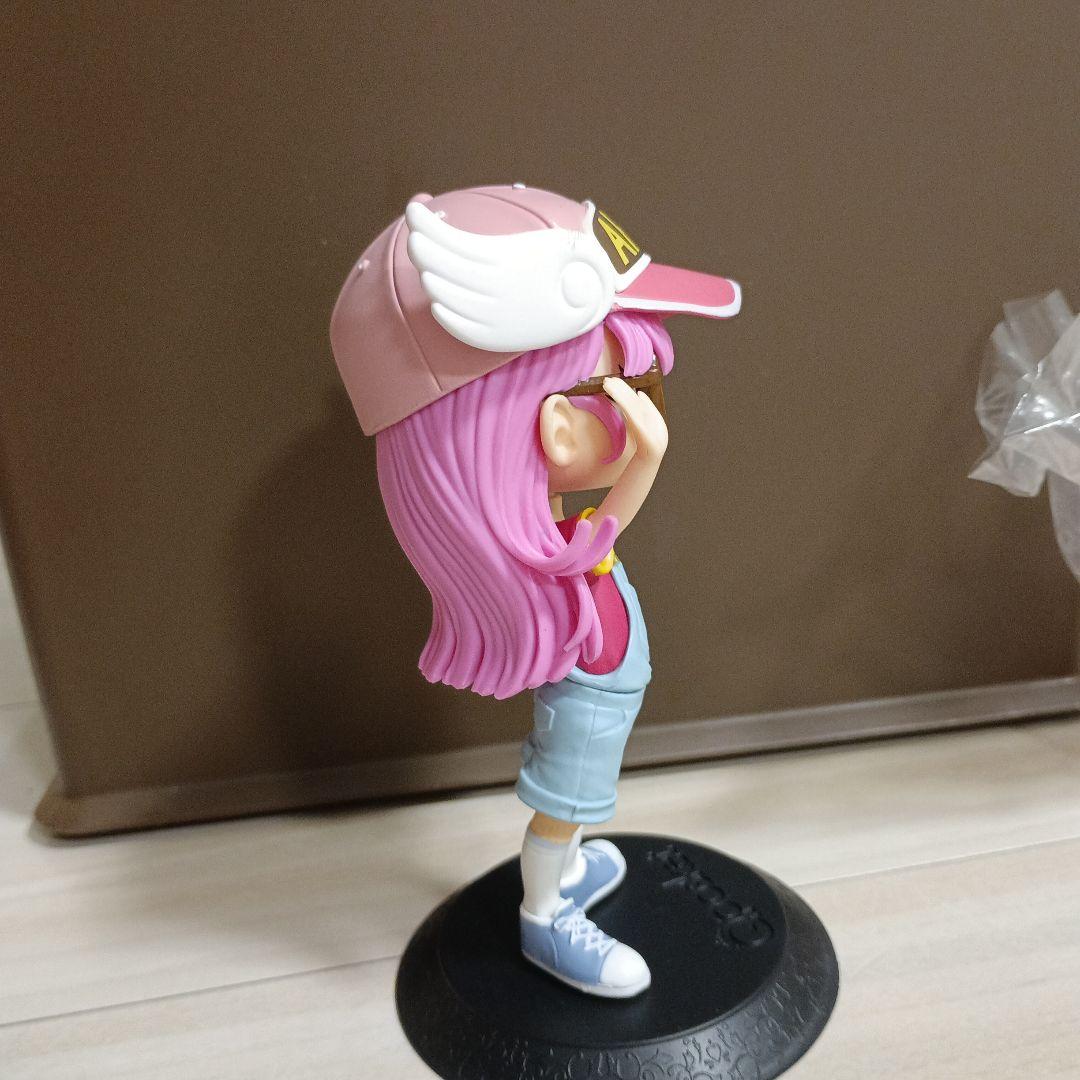 アラレちゃん フィギュア ピンクキャップ　新品（開封はしました。）