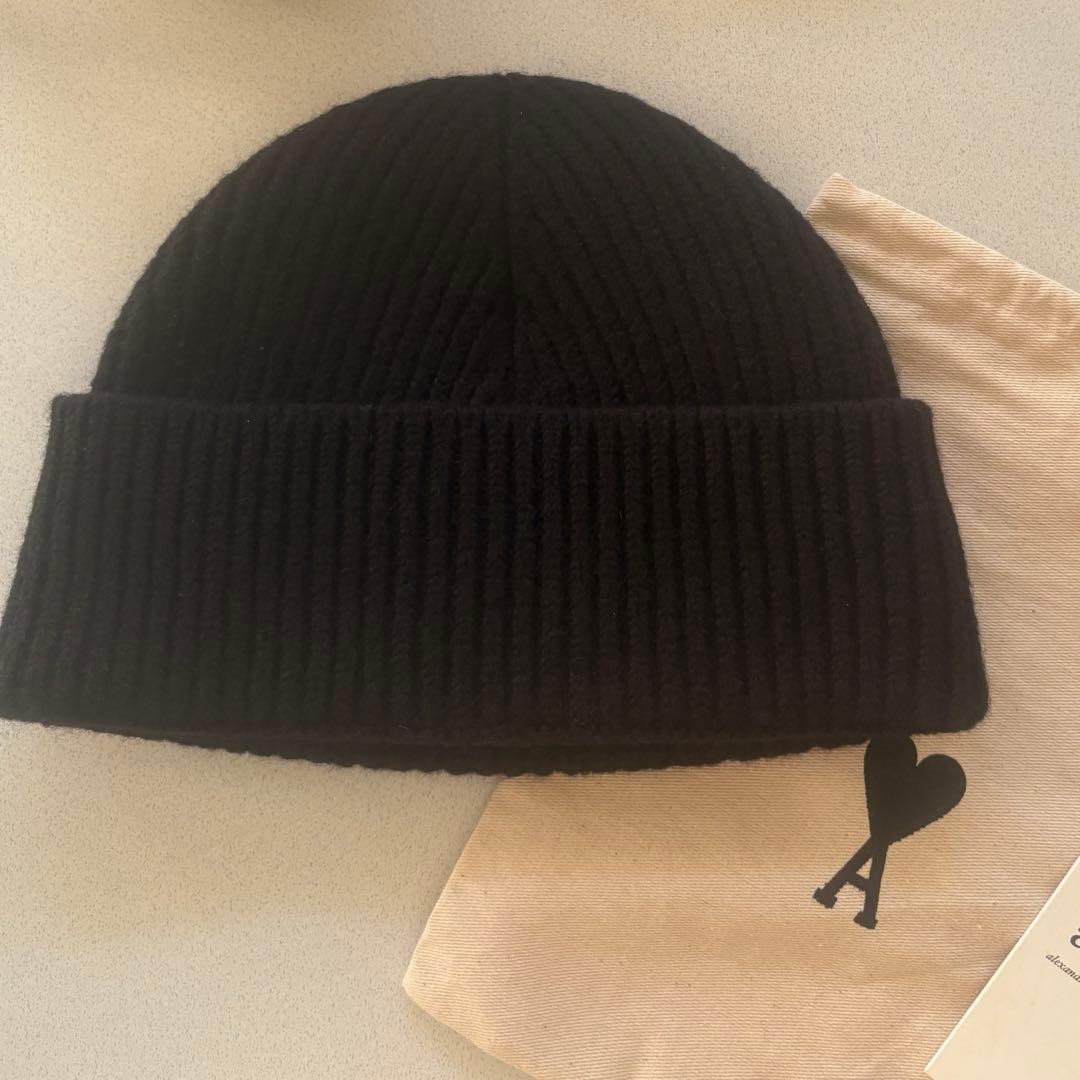AMI PARIS アミパリ ニット帽 ビーニー ブラック ワンポイントロゴ