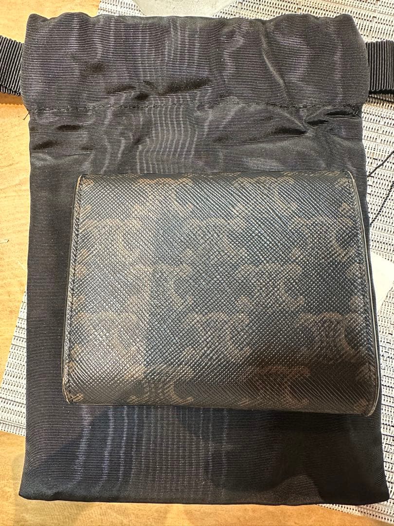 即購入OK CELINEセリーヌ モノグラム三つ折り財布