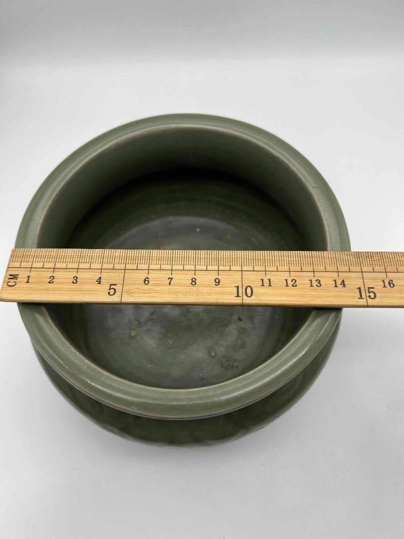 明時代　青磁　龍泉窯花卉文簋形香炉(E-75)