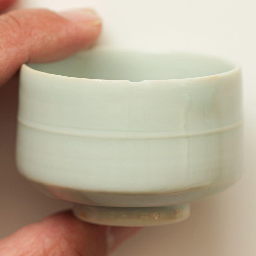 小さな　胴紐　白磁　猪口　酒器