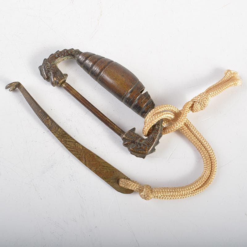 李朝　朝鮮古民具　古銅　刻神獣　古い錠前　鍵　M　R7375