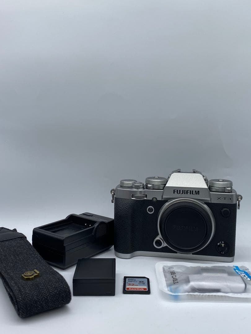 Fujifilm X-T3 ミラーレス一眼 本体と付属品