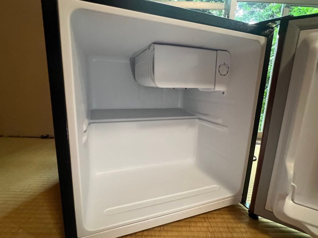 木目調 キューブ型冷蔵庫（PRC-B051D-M）