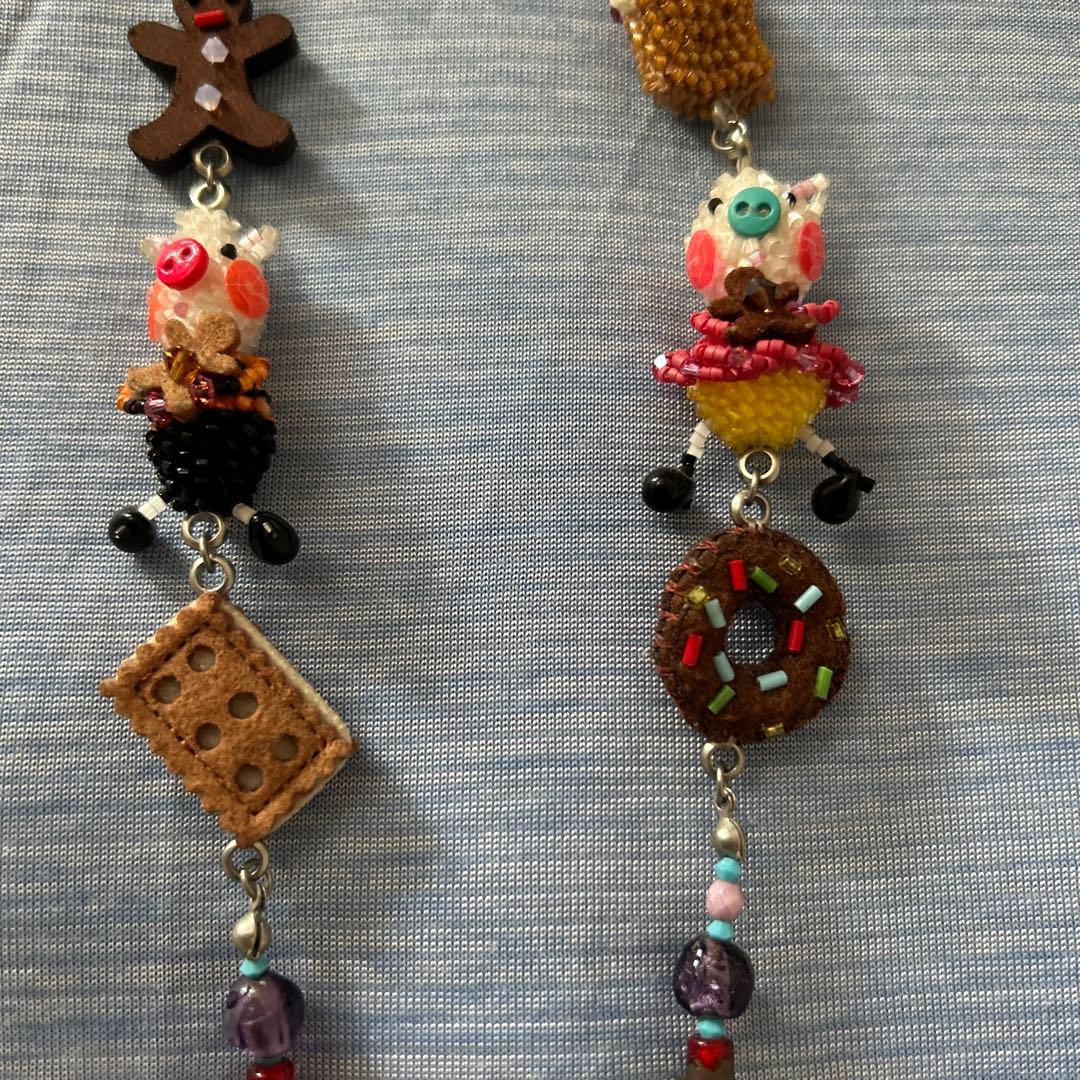アルベロベロ 眼鏡ホルダースイーツモチーフ ビーズネックレス