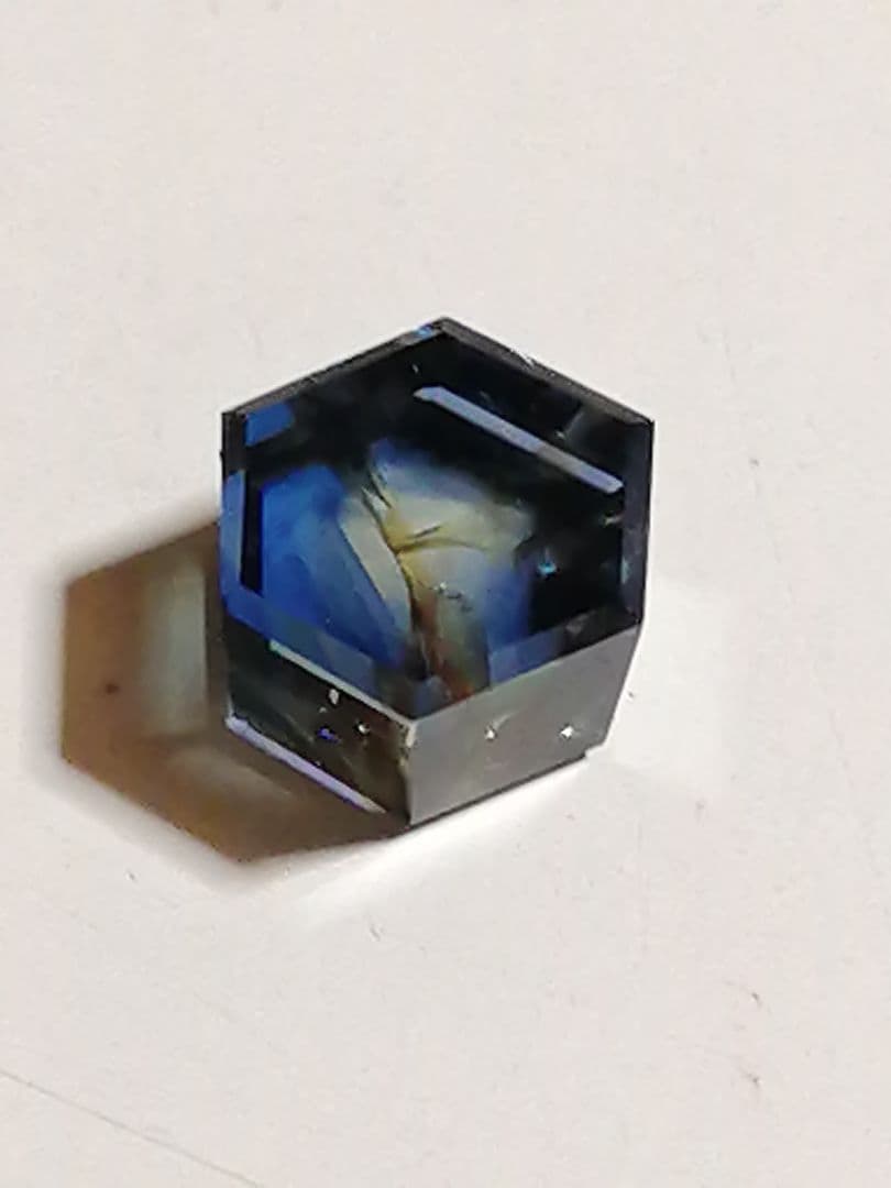 ベトナム産バイカラーサファイア