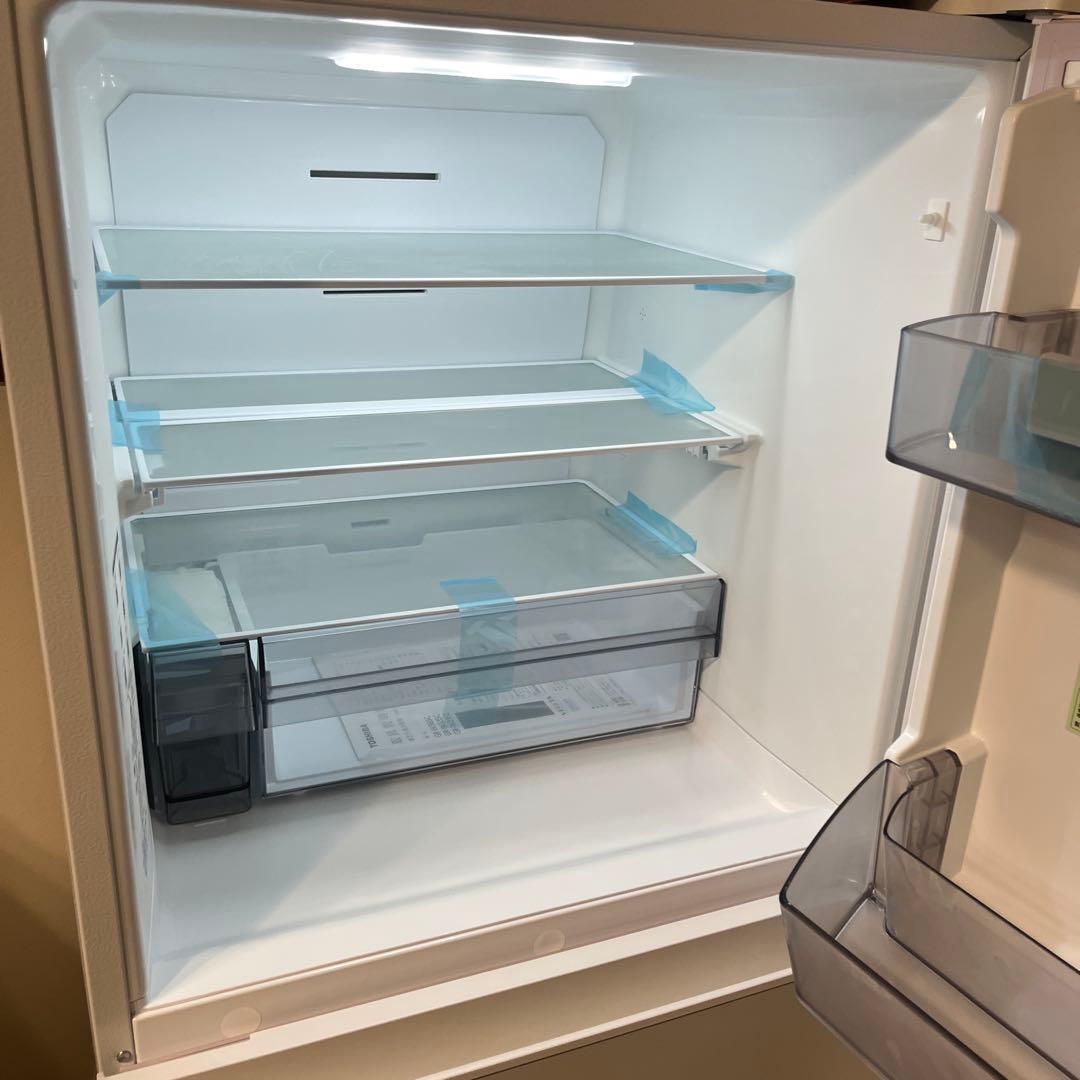 【超メルカリ市お値引き】TOSHIBA 冷蔵庫 ホワイト　294リットル