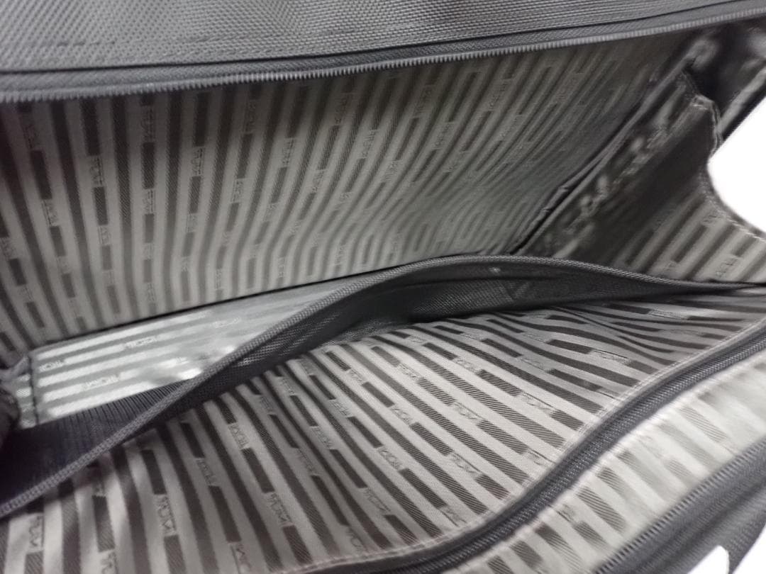 美品 TUMI トゥミ キャリー付 ビジネスバッグ 26103D4ポーチ付Z-C