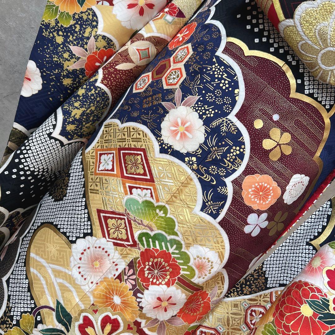 振袖　フルセット　華やか　古典柄　濃い青　豪華　金彩加工　成人式　二十歳