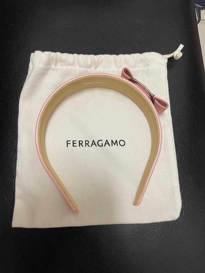 FERRAGAMO ピンク リボン付きヘアバンド　新品未使用　巾着袋付き
