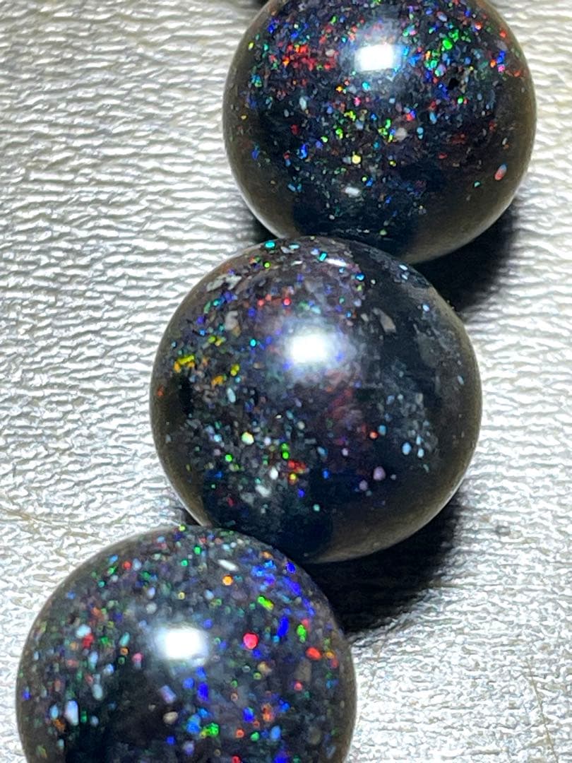 【新入荷】超高品質　ブラックマトリックスオパールブレス9.7㎜（新品未使用）虹色