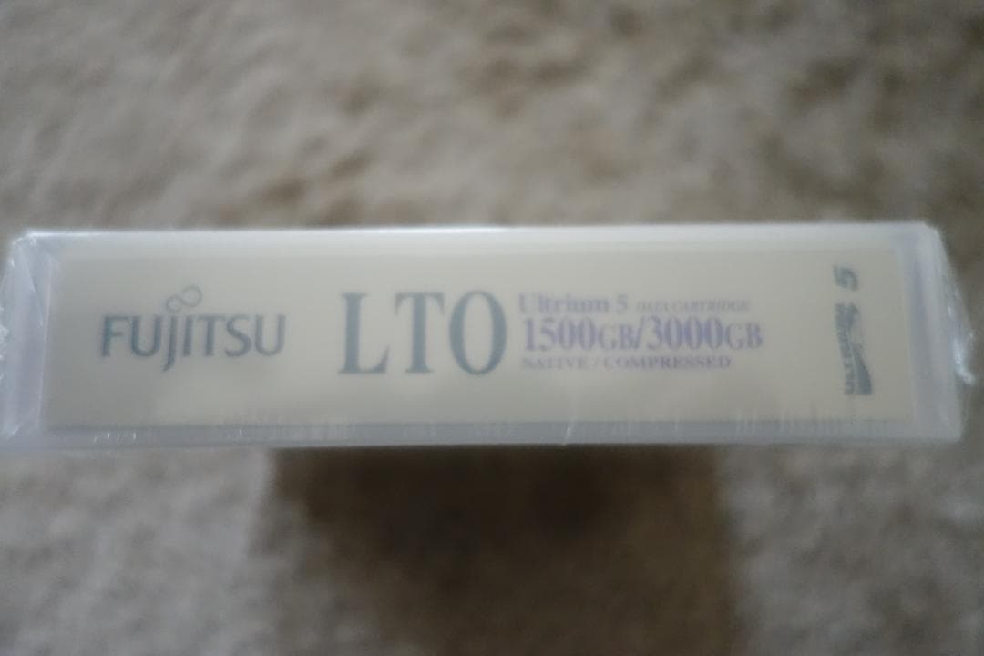 【新品】Fujitsu LTO5 Ultrium 5 1500GB/3000GB