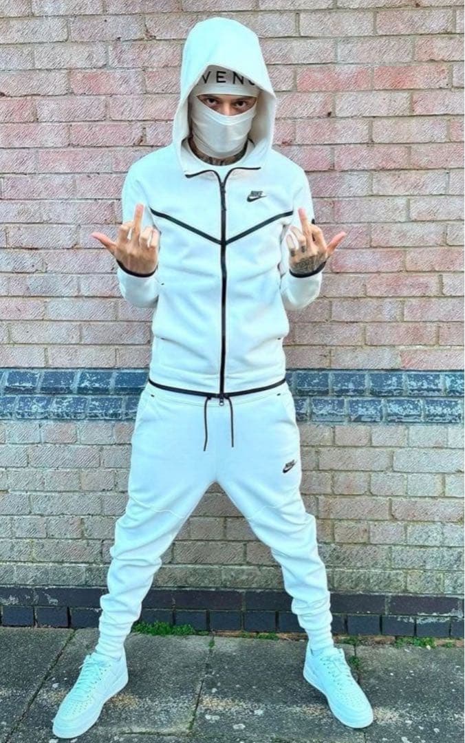 Nike テックフリース White