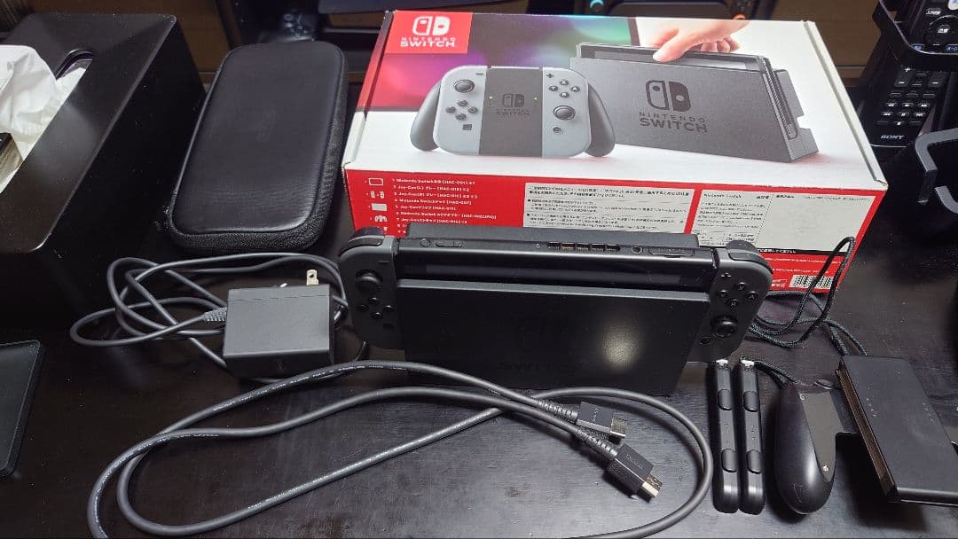 Nintendo Switch 本体 純正ケース付き プロコンもお付けします！