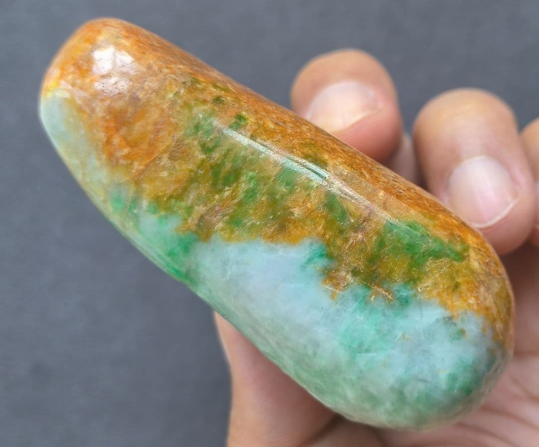 【貴重】ミャンマー産黄本翡翠（ジェダイト）の原石（313ｇ）