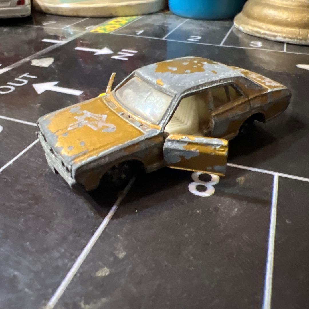 希少香港トミカ　日産セドリック　本体のみ