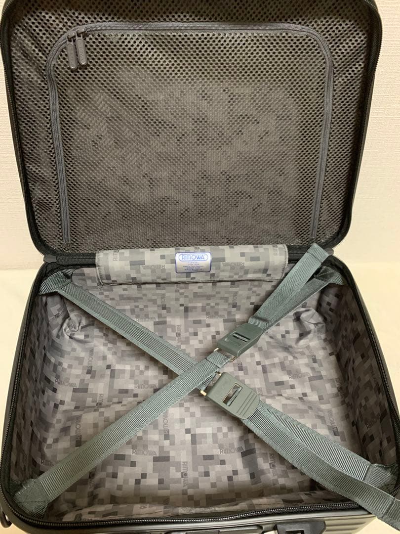 新品未使用　リモワ RIMOWA キャリーバッグ サルサ ハンドケース 23L
