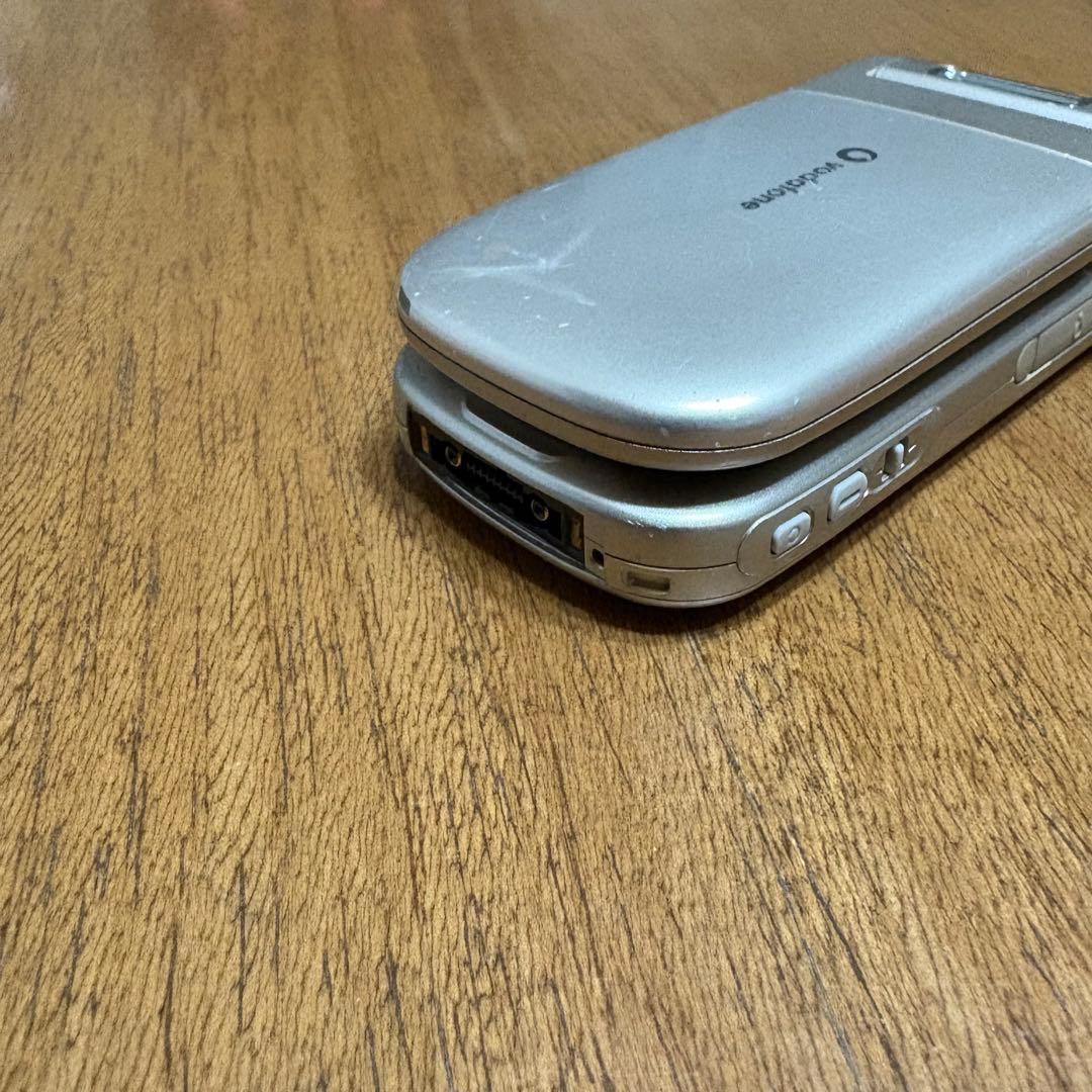 美品❣️非売品❣️充電器付き Vodafone LG Silicon 折りたたみ携帯