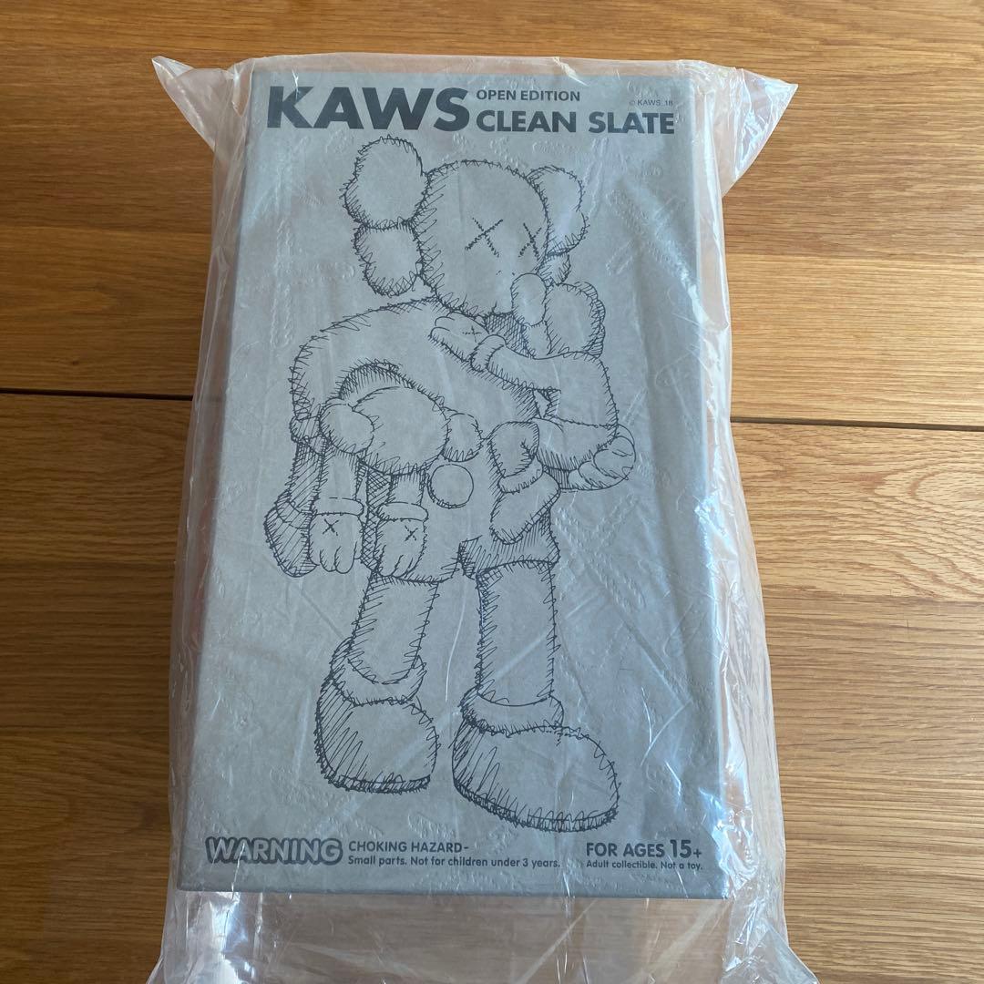 KAWS CLEAN SLATE フィギュア