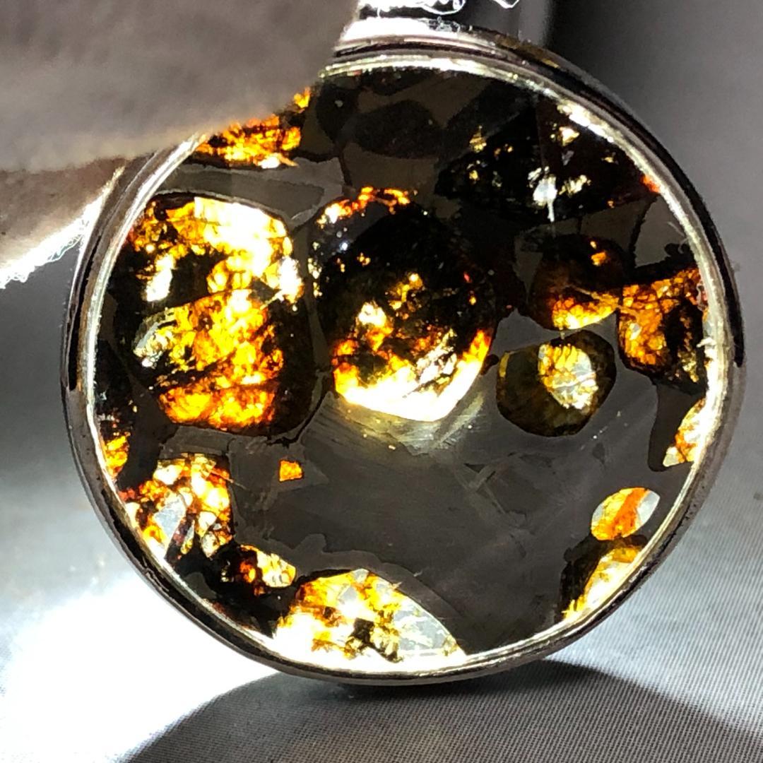 パラサイト隕石　アルタイ隕石 ペンダントトップ　隕石　2点 重さ約8ｇ　共箱