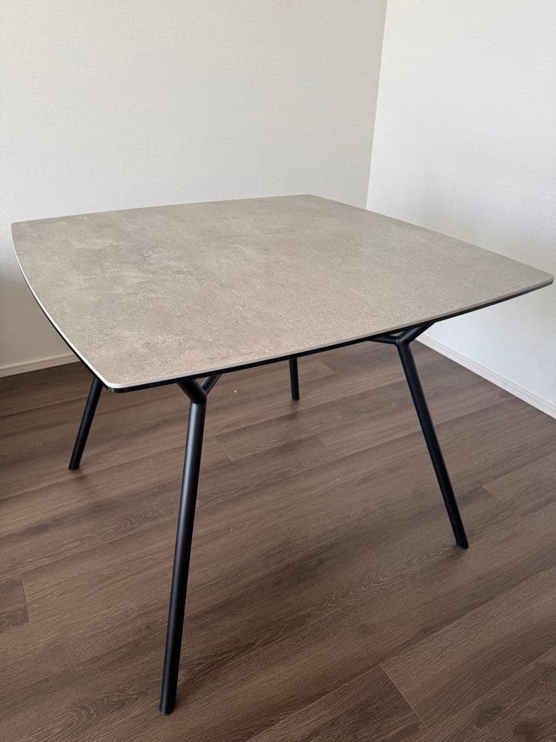 【4/21までお値下げ】美品ロウヤ90㎝ セラミックダイニングテーブル