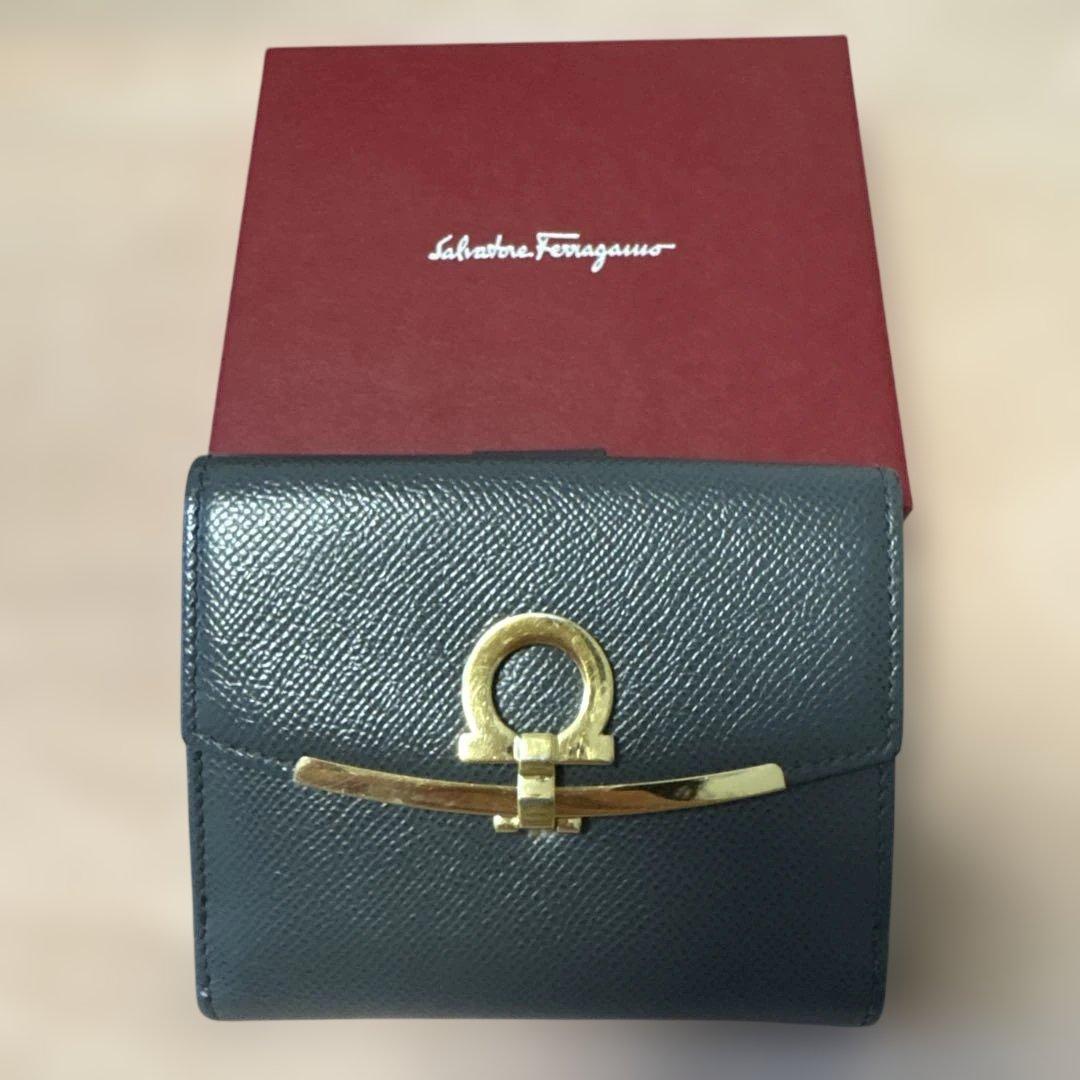 Salvatore Ferragamo 二つ折り財布