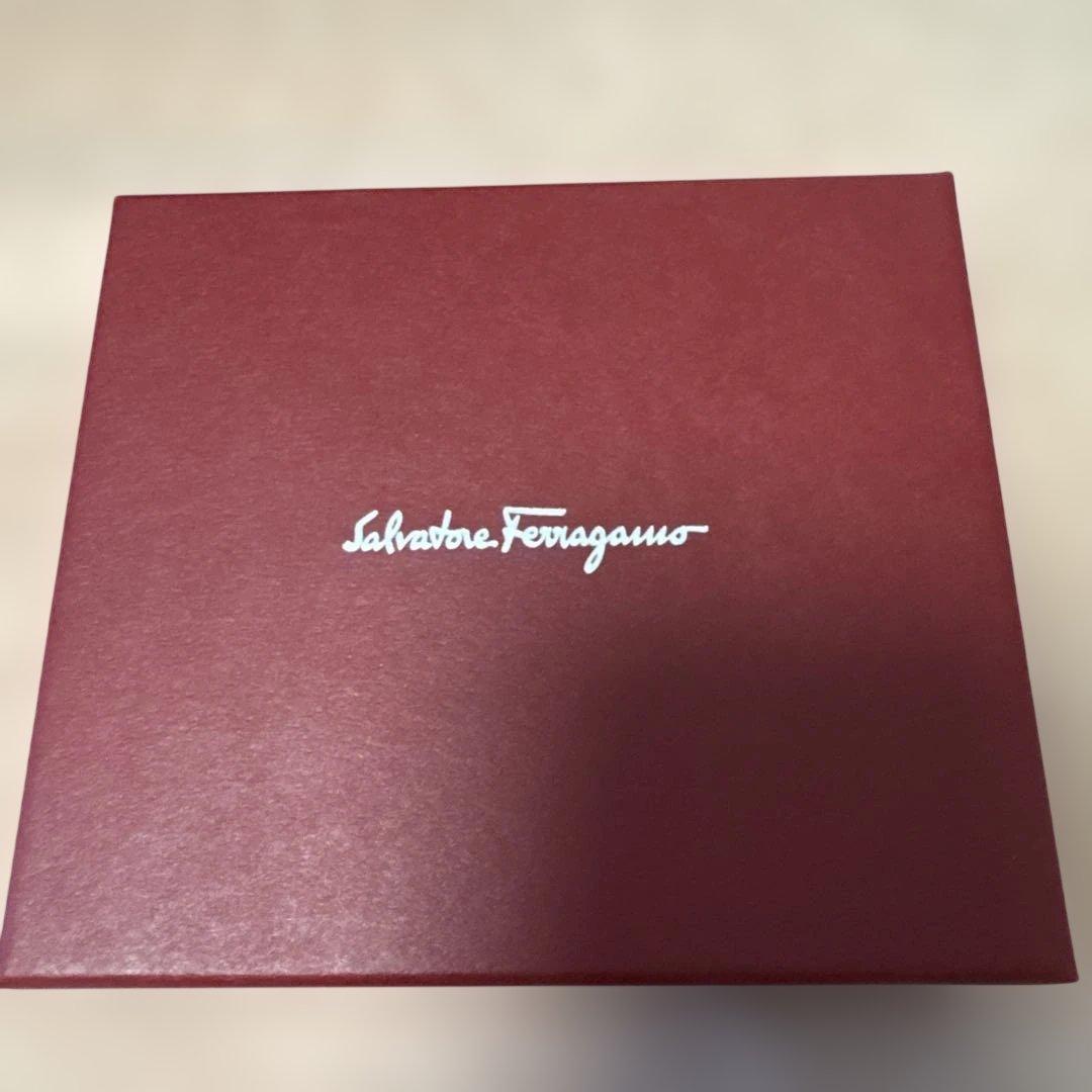 Salvatore Ferragamo 二つ折り財布