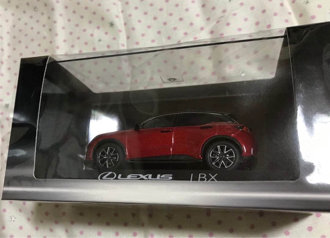 レクサス　LBX 左ハンドル　京商　③