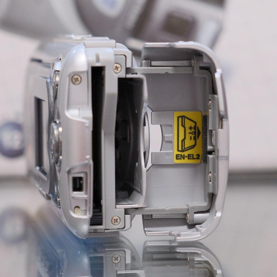 極美品 名機 動作品 平成レトロ Nikon COOLPIX E3500 自撮り