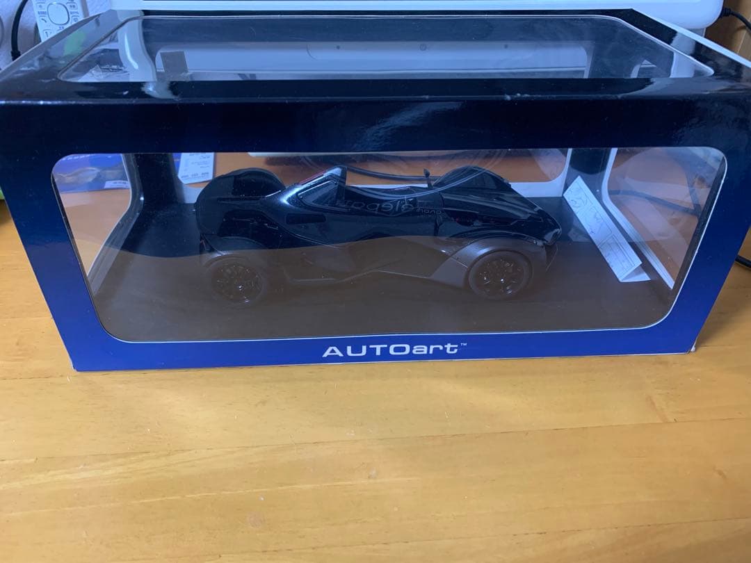 オートアート　1/18 BAC mono ミニカー　ブラック/カーボン仕様