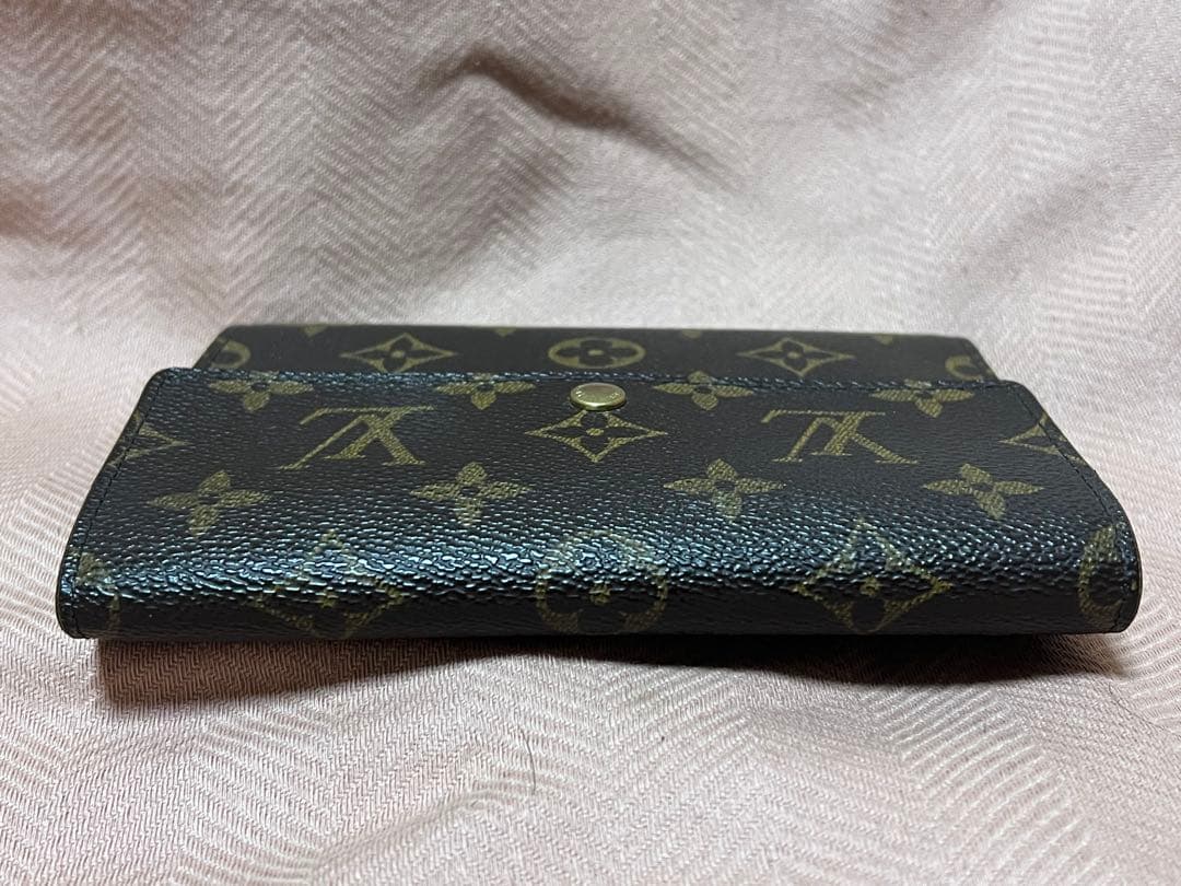 ルイヴィトン　三つ折り財布　モノグラム　ポルトトレゾール M61202