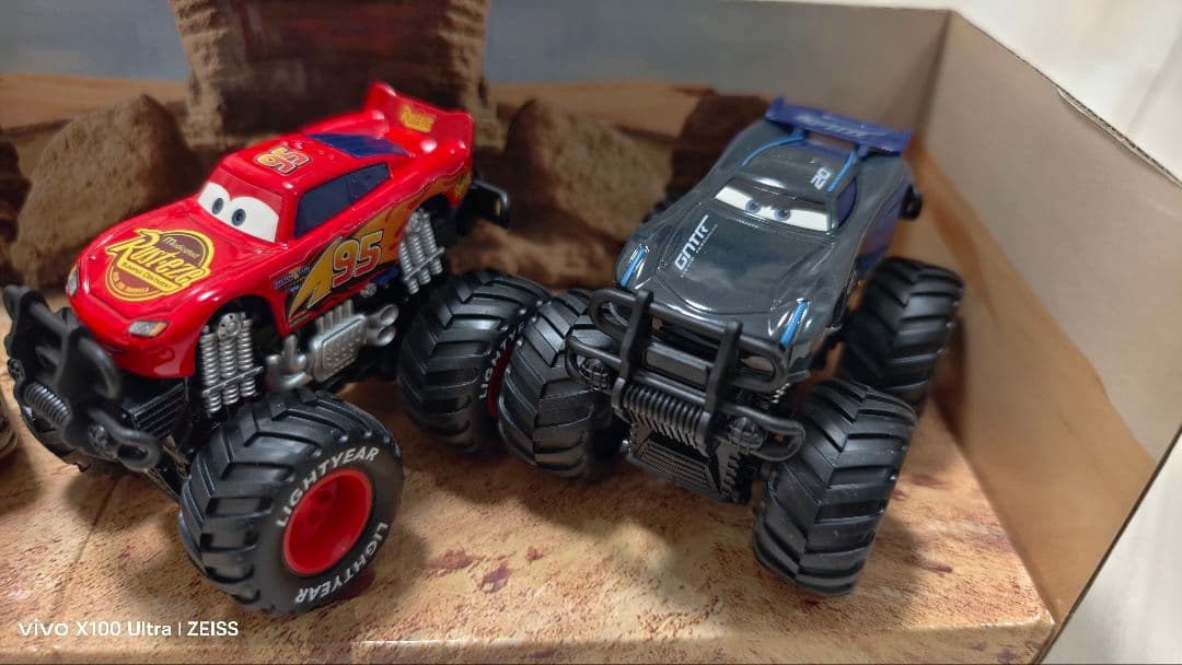 【激安】 カーズ モンスタートラック ミニカー　4台セット ラミレス メーター