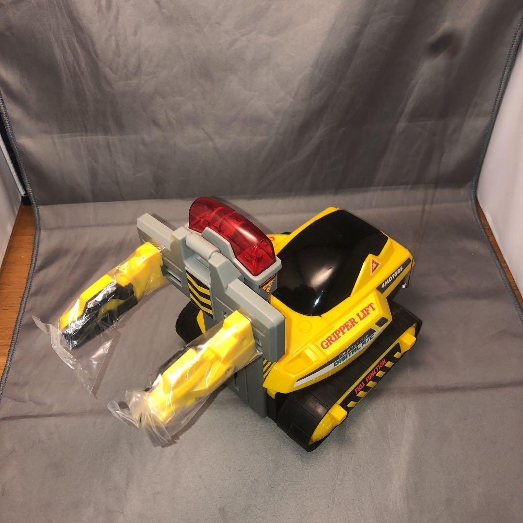 J*d様 珍品ラジコン　グリッパーリフト　送信機はジョイパッドタイプです！