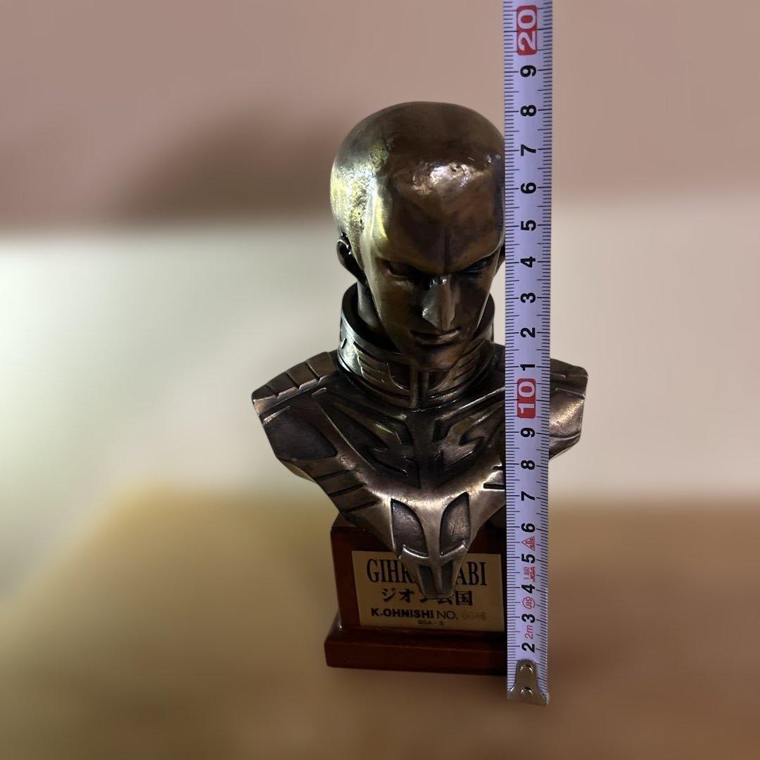 ギレン・ザビ バストアップ像