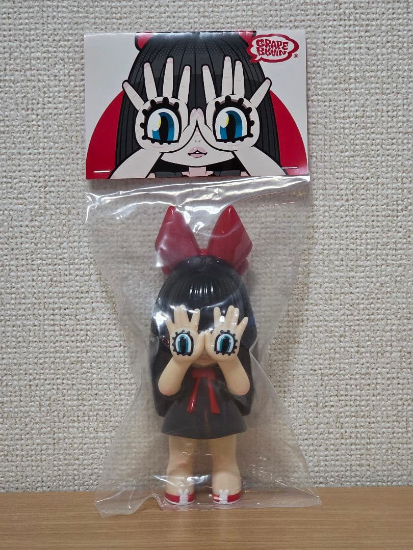 GRAPE BRAIN 手の目少女 にぎるちゃん ☆ ソフビ 1stカラー