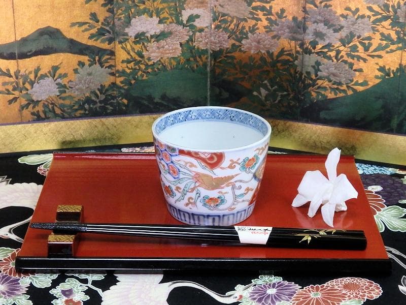 古伊万里　花に七宝紋　菊花四方襷紋に鳳凰の図　蕎麦猪口　E209AS-CXg